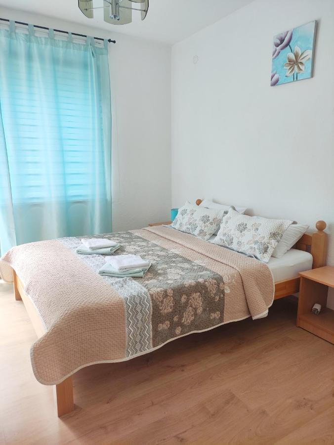 Guesthouse D&D Licko Petrovo Selo ภายนอก รูปภาพ