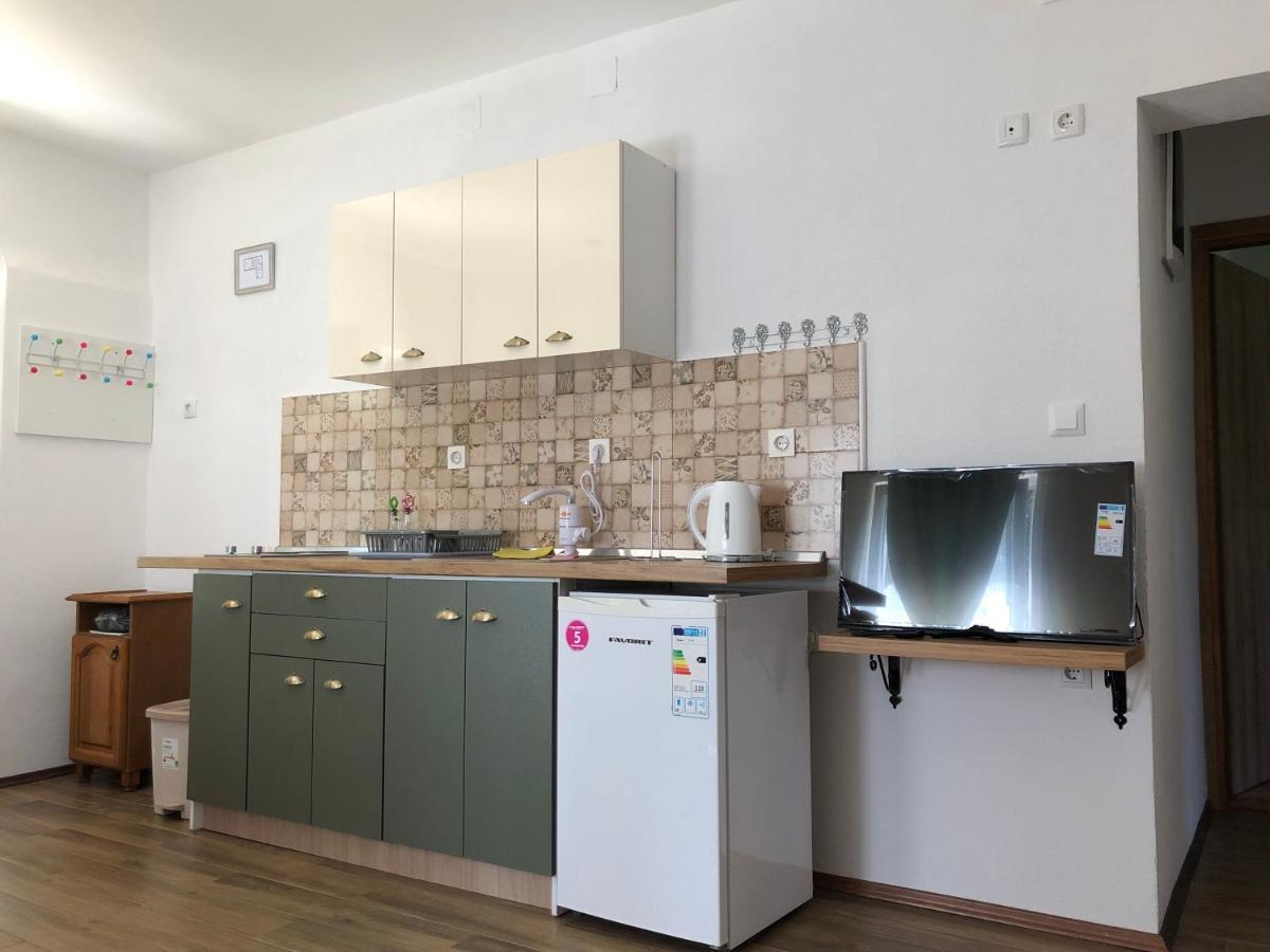 Guesthouse D&D Licko Petrovo Selo ภายนอก รูปภาพ