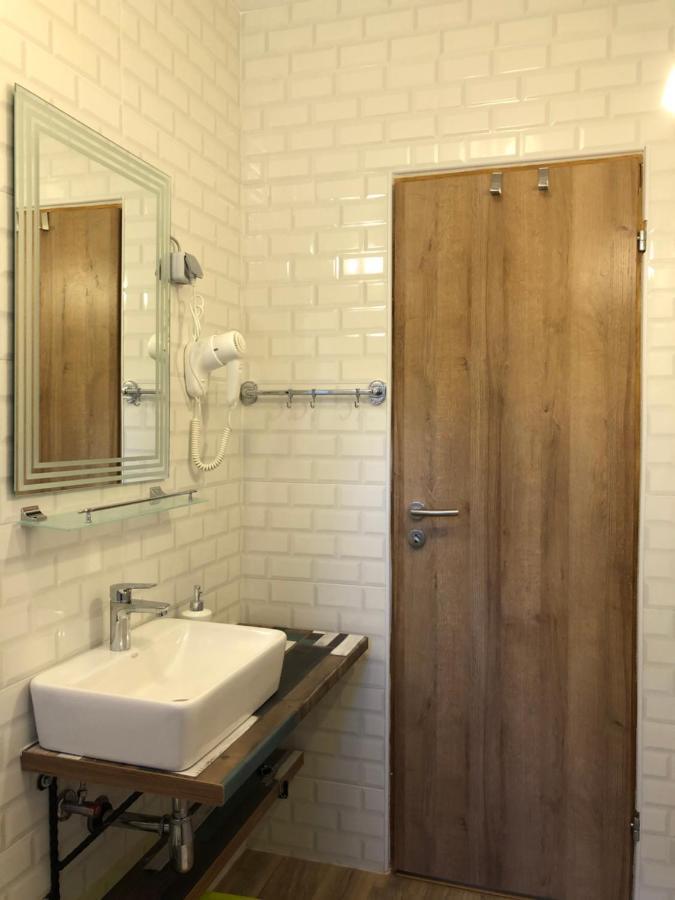 Guesthouse D&D Licko Petrovo Selo ภายนอก รูปภาพ