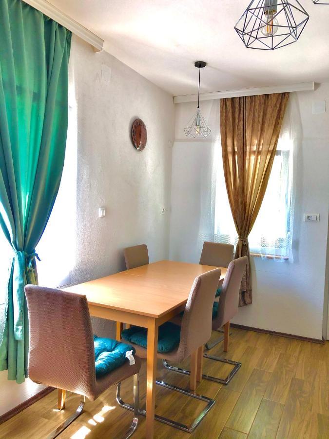 Guesthouse D&D Licko Petrovo Selo ภายนอก รูปภาพ
