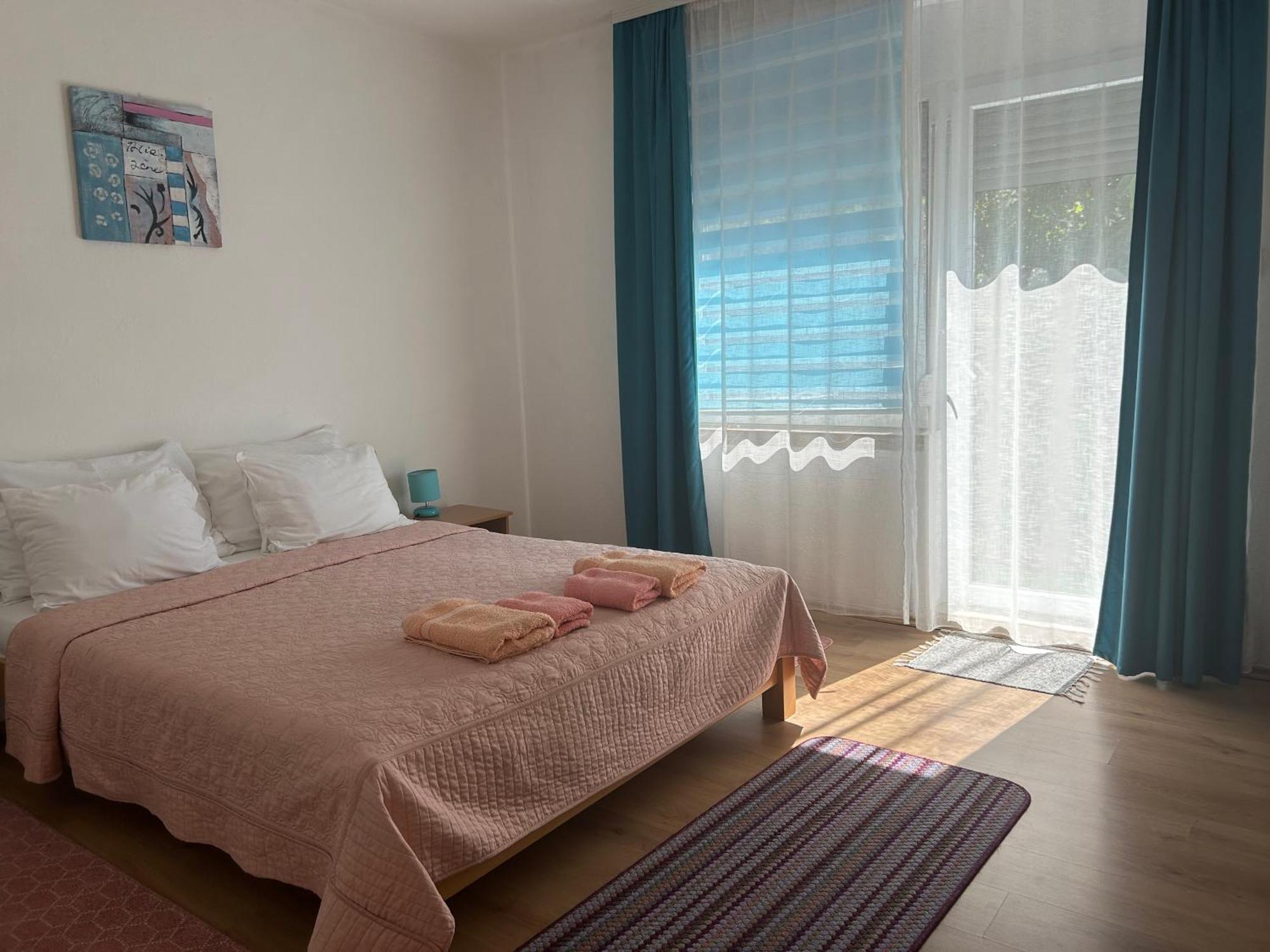 Guesthouse D&D Licko Petrovo Selo ภายนอก รูปภาพ